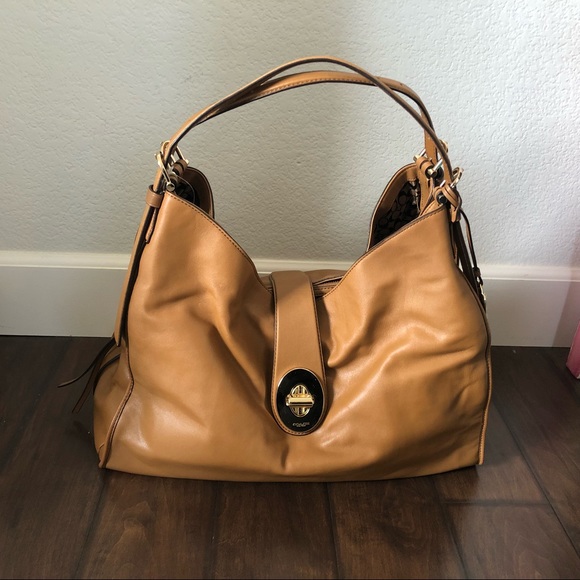 coach madison carlyle